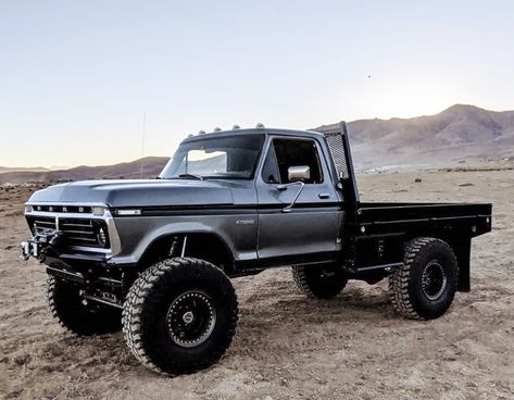 Lifted Classic Trucks, Pickup Truck Photography, Flat Bed Truck Ideas, Ford Dentside, Ford Flatbed, Dentside Ford, Diesel Pickup Trucks, 79 Ford Truck, Old Ford Truck