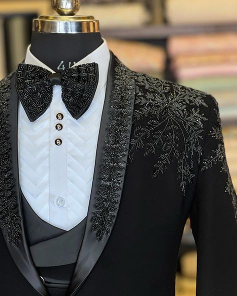 HANDWORK MASTER PIECE BY  A friendly budget store Mallepally Hyderabad 9160160322.8977864560.

#enigmaxclusive #hyderabad #india #shipingworldwide✈️🌎 Tuxedo Wedding Party, Best Wedding Suits, Prom Blazers, Work Coat, Tuxedo Wedding, Luxury Men, Tuxedo For Men, Designer Clothes For Men, Suits Coats