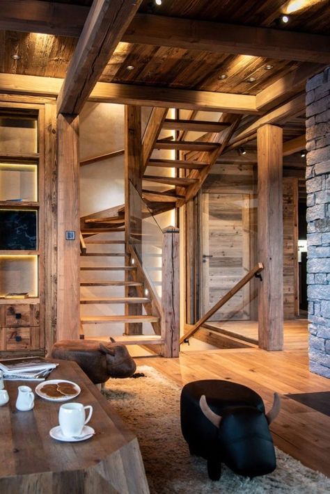 Chalet Stairs, Modern Chalet Interior Design, Mountain Chalet Interior, Modern Chalet Interior, Chalet Architecture, Chalet Modern, Contemporary Architecture House, Chalet Ideas, Luxury Chalet Interior