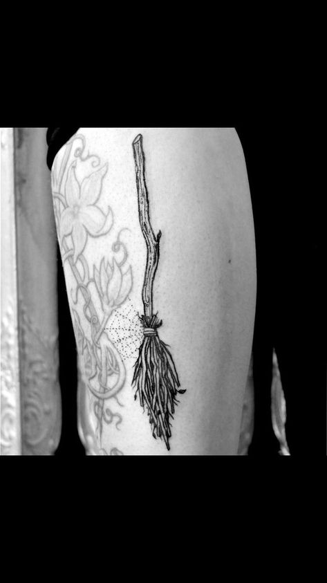 Broom Tattoo, Paintbrush Tattoo, Trident Tattoo, Witch Tattoo, Floral Tattoo Sleeve, Tattoo Graphic, Tattoo Design Ideas, Halloween Tattoos, Baby Tattoos