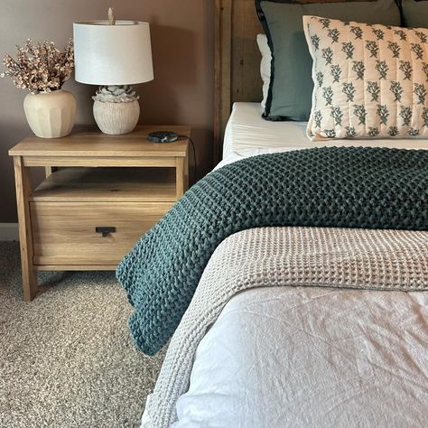 #TargetStyle : @simplyhomewithstephanie : Target Finds Target Casaluna Bedding Ideas, Casaluna Bedding Ideas, Target Bedding Ideas, Casaluna Bedding, Knit Bed, Bedroom Looks, Target Bedding, Acrylic Sweater, Target Finds