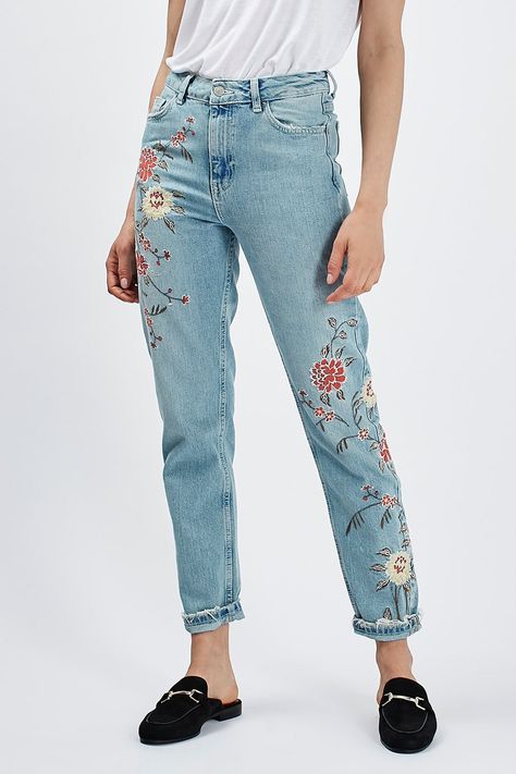 MOTO Floral Embroidered Mom Jeans | Topshop Jeans With Flowers, Embroidered Mom Jeans, Topshop Mom Jeans, Ripped Jeggings, Diy Vetement, Outfit Jeans, Jeans Mom, Embroidered Jeans, Inspiration Mode