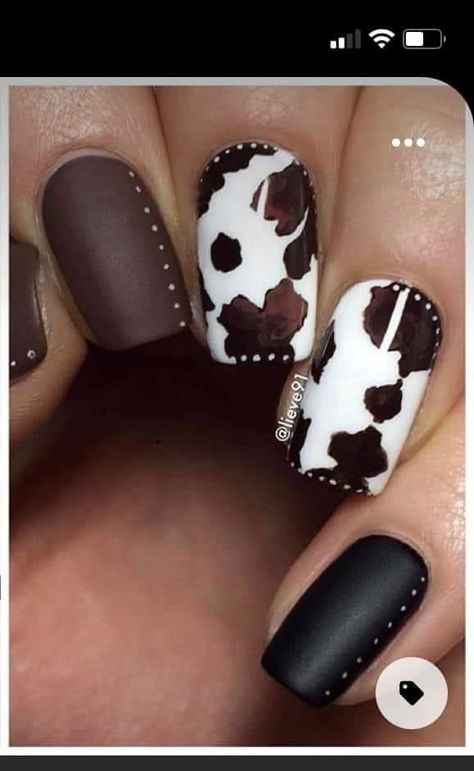 Nail Ideas Western, Western Style Nails, Western Nail Ideas, Cowgirl Nails, Western Nail Art, Nails Western, Country Acrylic Nails, Rodeo Nails, Cow Print Nails