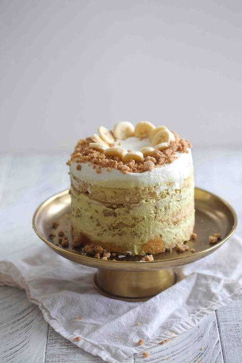 Banana Pudding Layer Cake Momofuku Milk Bar Cake, Banana Pudding Wedding Cake, Vanilla Banana Cake, Milk Bar Style Cake, Momofuko Cakes, Pudding Layer Cake, Momofuku Cake, Milk Bar Cake, Milk Bar Recipes