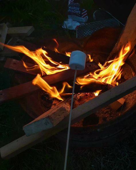 Barbeque Aesthetic Night, Bbq Aesthetic Night, Halloween Bbq, Bbq Aesthetic, Centre Parcs, Bbq Night, Bach Weekend, Southern Gothic, The Summer I Turned Pretty