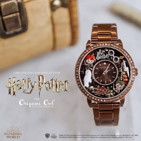 Harry Potter Watch, Harry Potter Accessories, Harry Potter Owl, Harry Potter Stories, Harry Potter Items, Harry Potter Jewelry, Harry Potter Merchandise, Images Harry Potter, Harry Potter Decor