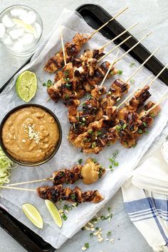 Satay Chicken with Peanut Sauce (Indonesian / Bali version) - the easiest of all South East Asian satays, a handful of ingredients you can get from the supermarket. Thick, chunky peanut sauce! Bali Food Recipe, South East Asian Food, South Asian Recipes, Indonesian Appetizer, Asian Party Food, Asian Food Party, Asian Dinner Party, Bali Recipes, Satay Ayam