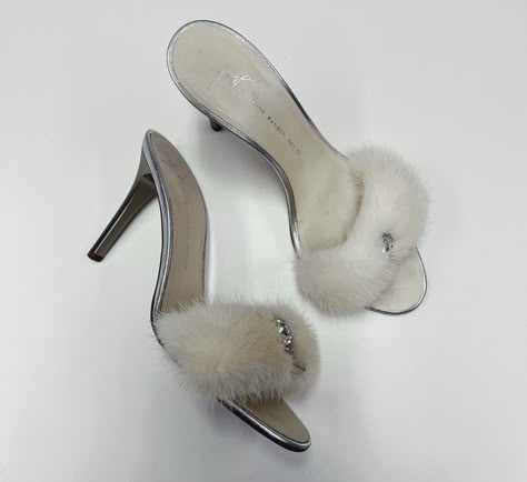 Angel Shoes, New Wishes, Boots With Heels, Endless Fashion, Fur Heels, Next Top Model, Early Winter, Fancy Shoes, Cute Heels