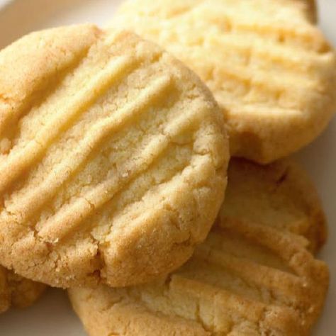 Fork Biscuits, Flour Biscuits, Condensed Milk Cookies, Vanilla Biscuits, Easy Biscuit Recipe, Self Raising Flour, No Flour Cookies, Biscuits Easy, Quick Easy Desserts