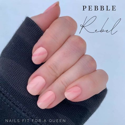 Street Makeup, Powder Nail Polish, Nail Polish Brands, White Nail Designs, Street Nails, Popular Nails, Pink Spring, Minimalist Nails, Nail Polish Strips