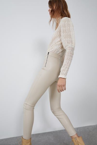 FAUX LEATHER LEGGINGS Cream Leather Pants, Beige Leather Pants, Pvc Trousers, Faux Leather Trousers, Leather Leggings Outfit, Leather Pants Outfit, Smart Casual Style, Swimwear Bottoms, Fashion Autumn