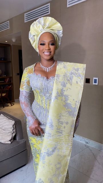 Gele Artist in Lagos on Instagram: "#qm22 the one where the creative director of @mazellebridal becomes the bride ☺️💃🏽💛💛. Definitely love how the gele goes well with this outfit. Simple, elegant and still bridal-ish Bride @mizieee of @mazellebridal Groom @iamdirectorq Makeup Artist @zainabazeez Head tie Stylist @dbellezza_gele Bridal Styling @thewardrobemanager Groom Styling @thestyleinfidel Planning @tessallureevents Outfits @mazellebridal Aso Oke @wovenmarketafrica Fabric @joeland Simple Gele Styles For Asoebi, African Head Dress, Aso Ebi Lace Styles, African Bridal Dress, Nigerian Dress, Wedding Outfits For Women, Ankara Long Gown Styles, African Fabric Dress, Bridal Styling