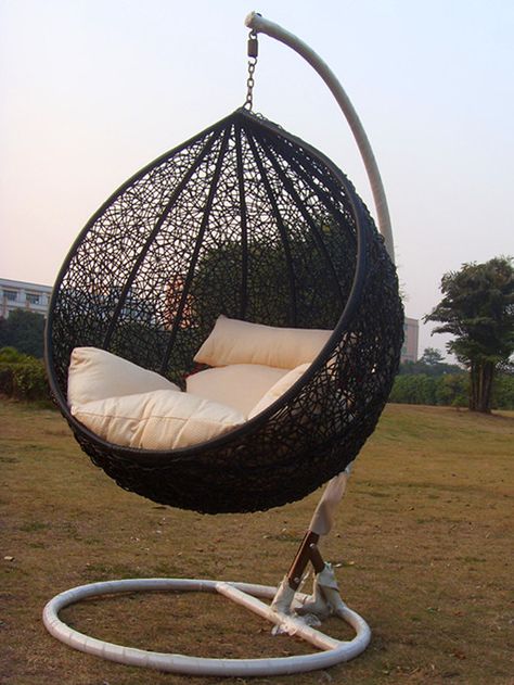 Bird's Nest Hanging Chair Cane Outdoor Furniture, Nest Chair, Dining Room Chair Cushions, Swing Chair Outdoor, Chairs Outdoor, Hanging Hammock Chair, Eclectic Interior Design, Swivel Chair Living Room, Swing Chair