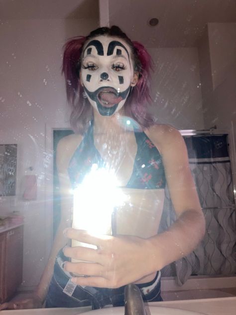 Juggalos Aesthetic, Icp Juggalette Makeup, Insane Clown Posse Costume, Icp Juggalo Halloween Costume, How To Do Juggalo Makeup, Violent J Makeup, Female Juggalo Makeup, Juggalo Face Paint Ideas, Pink Juggalo Makeup