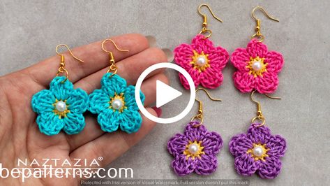 Crochet earring ideas- Crochet ear rings free pattern Diy Earrings Dangle, Crochet Flower Earrings, Crochet Jewelry Patterns, Crochet Earrings Pattern, Earring Tutorial, Crochet Flower Patterns, Handmade Jewelry Gift, Crochet Flower, Earring Patterns