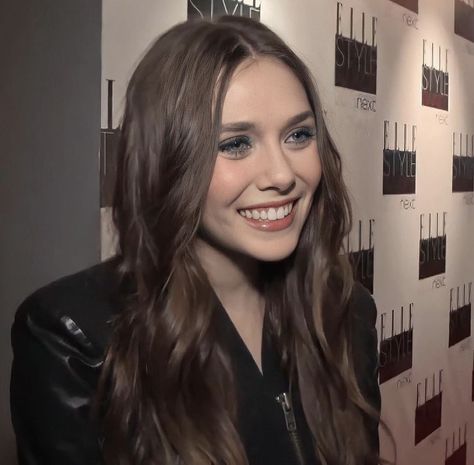 Elizabeth Olsen 2000s, Elizabeth Olsen Icons, Elizebeth Olsen, Lizzie Olsen, Elizabeth Olsen Scarlet Witch, Scarlett Witch, Marvel Actors, Wanda Maximoff, Elizabeth Olsen