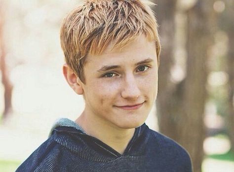 Nathan Gamble Nathan Gamble, Dolphin Tale 2, Winter The Dolphin, Celebrity Boys, Justin Selena, Willis Family, Sea Dolphin, Dolphin Tale, Sea God