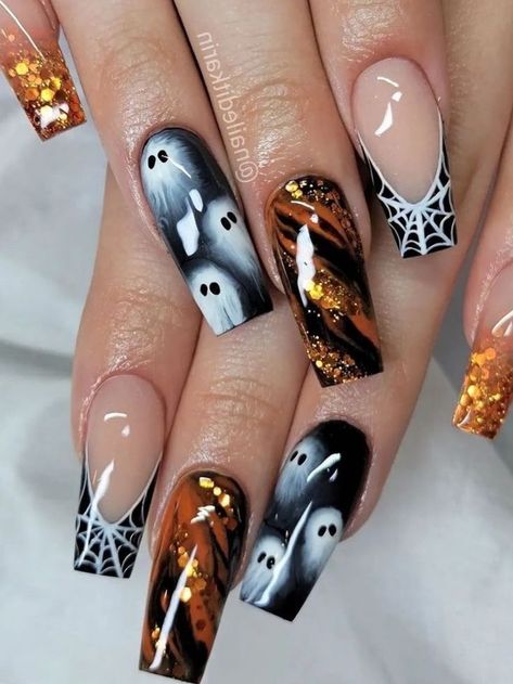 glitter burnt orange coffin nails with ghost design Stylish Manicure, Nail Art French, Holloween Nails, Halloween Press On Nails, Halloween Acrylic Nails, French Nail Art, Nail Forms, Halloween Nail Designs, Halloween Nail