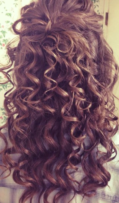 Figure 8 Curls Overnight Hairstyles, Curl Hair, Tight Curls, Curl Styles, Hair Flip, Hot Hair Styles, Hair Design, Figure 8, Curly Girl