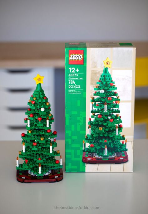 Lego Christmas Tree and Box Christmas Lego Sets, Christmas Lego, Lego Christmas Tree, Lego Christmas, Lego Activities, Lego Lovers, Lego People, Large Christmas Tree, Diy Gift Baskets