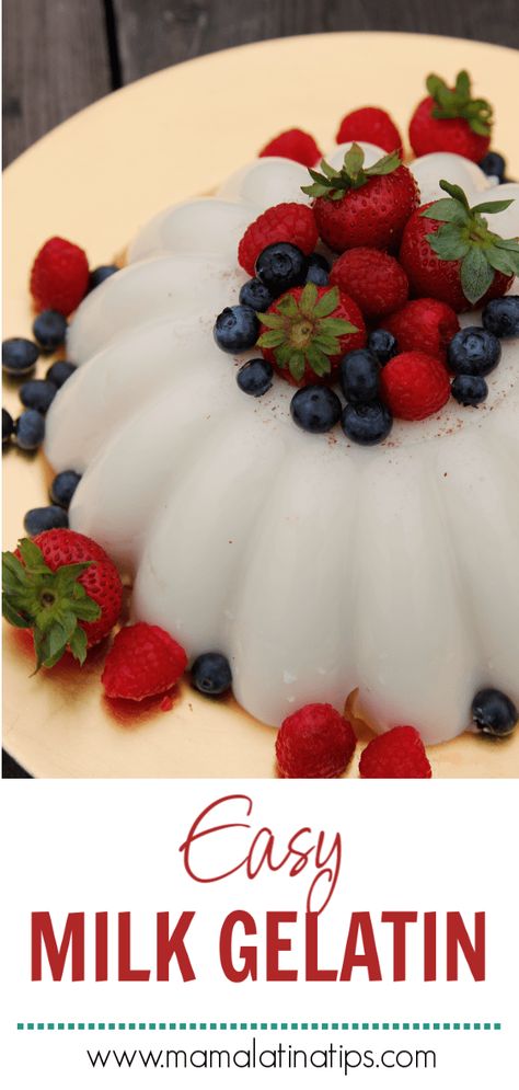 A simple recipe for creating your own milk gelatin to savor at your family's celebrations. #milkgelatin #gelatin #mamalatinatips #mexicangelatin #gelatinrecipes Mexican Jello Recipe, Jello Deserts, Gelatin Recipes, Gelatin Dessert, Jello Desserts, Jello Recipes, Mexican Dessert, Eat Dessert First, Eat Dessert