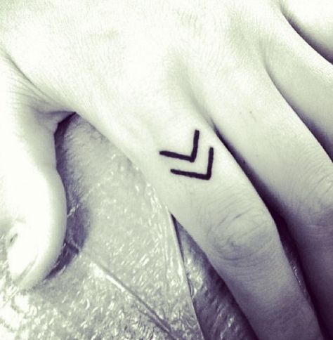 Small arrow finger tattoos Arrow Tattoo On Finger, Arrow Finger Tattoo, Finger Tattoo Meaning, Small Arrow Tattoo, Chevron Tattoo, Arrow Tattoo Finger, Finger Meaning, Tattoo On Finger, Meaning Of Arrow Tattoo