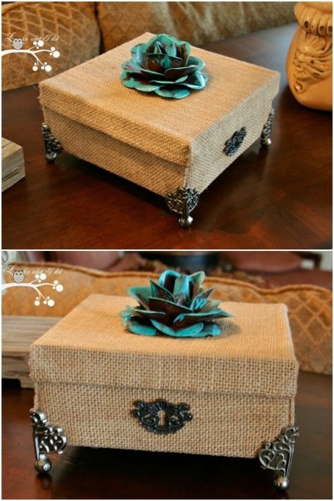 35 Brilliant DIY Repurposing Ideas For Cardboard Boxes Cardboard Home Decor, Cardboard Home, Cardboard Photo Frame, Cardboard Crafts Decoration, Cardboard Box Diy, Recycle Cardboard Box, Box Hacks, Cardboard Storage, Cardboard Box Crafts