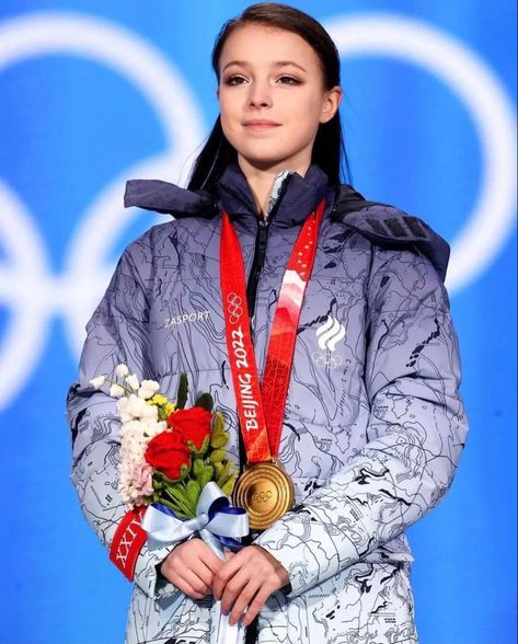 Olympic Ice Skating, Figure Skating Olympics, Anna Scherbakova, Figure Skating Competition Dresses, Figure Ice Skates, Skate 3, Ice Skating Outfit, Ice Girls, Russian Figure Skater