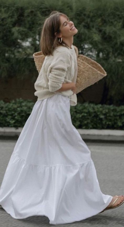 Italy Sweater Outfit, Feminine Modest Style, Anthropologie Aesthetic Outfit, Doen Outfit, Farm Chic Outfit, Feminine Modest Outfits, Layered Dress Outfit, Tiered Maxi Skirt Outfit, Modest Fashion Aesthetic