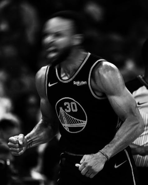 Nba Blurred Face, Basketball Pfp Aesthetic Nba, Black And White Aesthetic Basketball, Stephen Curry Celebration, Stephen Curry Aesthetic, Basketball Aesthetic Dark, Blurred Face, Basketball Black Background, Nba Iconic Photos