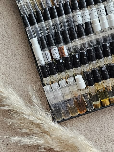 Fragrance Storage Ideas, Fragrance Cabinet, Parfume Shelves Ideas, Diy Perfume Display, Fragrance Sample Storage, Perfume Sample Collection, Perfume Sample Organization, Perfume Sample Storage, Diy Perfume Organizer