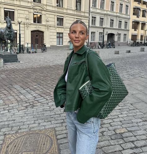 Mode Zara, Green Leather Jackets, Leather Jacket Outfits, Outfit Inspo Fall, Looks Style, Mode Inspiration, Looks Vintage, Green Jacket, Fall Winter Outfits