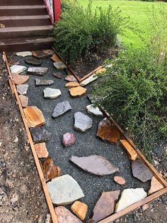 The Mission: Replacing an ugly concrete pathway with a unique and intricate stone mosaic pathway. #diyhomedecor #mosaic #pathway Mosaic Pathway, Front Garden Path, Concrete Pathway, Stone Garden Paths, River Rock Landscaping, Walkway Ideas, Walkways Paths, Garden Walkway, Landscaping With Large Rocks