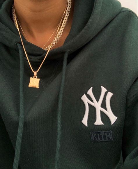 wuzg00d on ig💚 #ny #newyorkyankees #yankees #kith #forestgreen #hoodie #darkgreen #greenhoodie #trendy #outfit #inspo #gold #jewelry #oversizedhoodie Yankees Outfit, Beauty Tiktok, Yankee Fitted, Trendy Outfit Inspo, Spring Family, Smile Design, Lifestyle Motivation, Ny Yankees, Green Hoodie