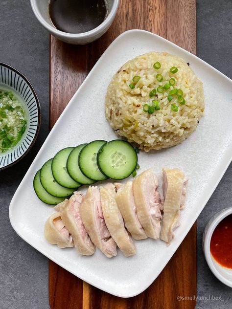 easy Hainan chicken & rice - smelly lunchbox Hainese Chicken Rice Recipe, Hainam Rice, Singaporean Breakfast, Hainan Chicken Rice, Hainan Chicken, Chicken Rice Recipe, Ice Blended, Hainanese Chicken Rice, Chicken Rice Recipes