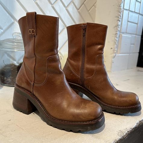 Vintage 90s brown Steve Madden Fender boots 🤩🤩🤩🤩 I... - Depop Vintage Steve Madden, Madden Boots, Fall Inspo, Chunky Boots, Chunky Heel, Chunky Heels, Steve Madden, Vintage 90s, Women Wear