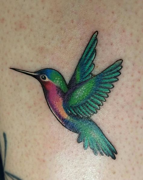 Colorful Hummingbird Tattoo, Hummingbird Flower Tattoos, Colorful Hummingbird, H Tattoo, Dragonfly Tattoo Design, Mom Tattoo Designs, Dandelion Tattoo, Anklet Tattoos, Tatuaje A Color