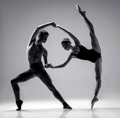 45 Powerful and Passionate Dance Demonstrations Extreme Poses, Silhouette Figures, Couples Dance, Dance Vibes, Belly Dancing Classes, Dance Photo, Dance Photography Poses, Ballet Poses, Ballet Photos