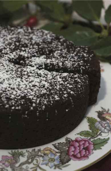 BlackCakeJPG Trinidad Black Cake Recipe, Trinidad Black Cake, Black Cake Recipe, Fruit Cake Recipe, Trinidad Recipes, Carribean Food, Vanilla Bean Cakes, Trini Food, Cake Writing