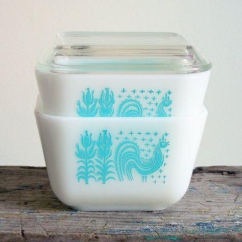 Pyrex Butterprint, Ebay Office, Pyrex Containers, Refrigerator Dishes, Pyrex Glassware, Turquoise Design, Pyrex Collection, Vintage Dishware, Antique Dishes