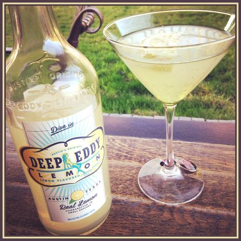 Super Fresh Summer Sips with Deep Eddy Lemon Vodka. Deep Eddies Recipes, Deep Eddy Lemon Drop Martini, Drinks With Deep Eddy Lemon Vodka, Deep Eddy Lime Vodka Recipes, Deep Eddy Lemon Vodka Recipes, Deep Eddy Vodka Recipes, Lemon Vodka Drinks, Vodka Recipes Easy, Lemon Drop Drink