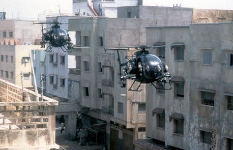 Black Hawk Down (2001) Black Hawk Helicopter, Black Hawk Down, Jason Isaacs, Maze Runner Movie, Chain Of Command, Delta Force, Movie Black, Ridley Scott, Black Hawk