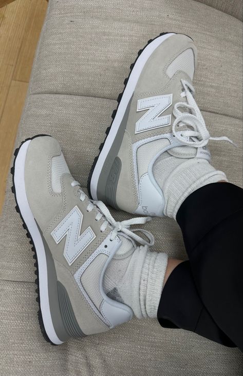 New Balance Dad Shoes, Dad Shoe, Lifestyle Shoes, Dad Shoes, Shoe Inspo, Dark Photography, Clothing Essentials, Christmas Wishlist, Outfits Casuales