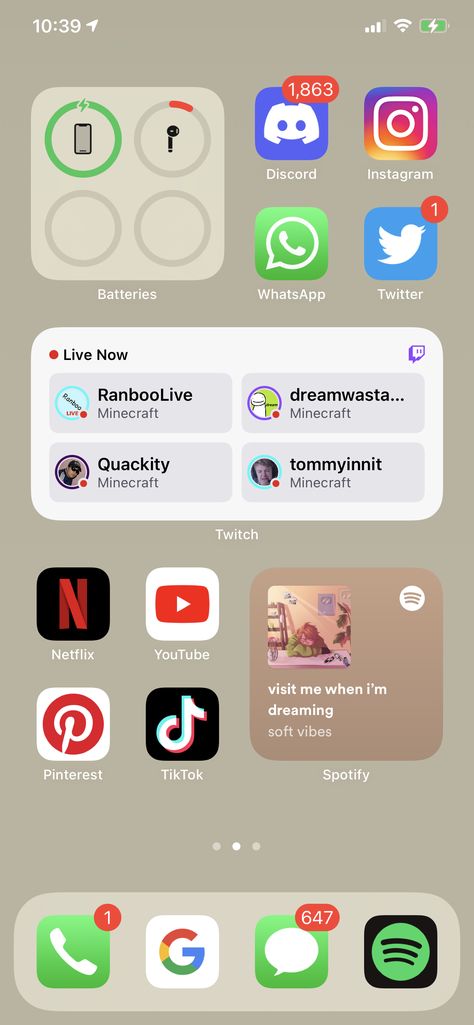 Iphone App Organization, Aesthetic Icons Iphone, Aesthetic Ios 16, App Organization, Organize Apps On Iphone, Organize Phone, Layout Homescreen, Organize Phone Apps, Organization Aesthetic