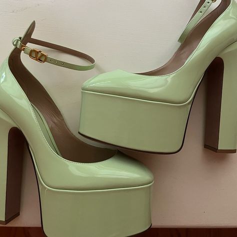 Green Valentino Platform Heels Valentino Platform Heels, Valentino Platform, Scarah Screams, Valentino Heels, Prom Inspo, Valentino Shoes, Platform Heels, Monster High, Pretty Things