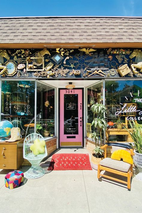 This funky vintage shop in Columbus’ Clintonville neighborhood assembles items from more than 45 vendors in a bright and uplifting space. Colorful Boutique, Funky Boutique, Thrift Boutique, Etsy Boutique, Shop Boutique, Boutique Ideas, Vintage Thrift, Get Happy, Columbus Ohio