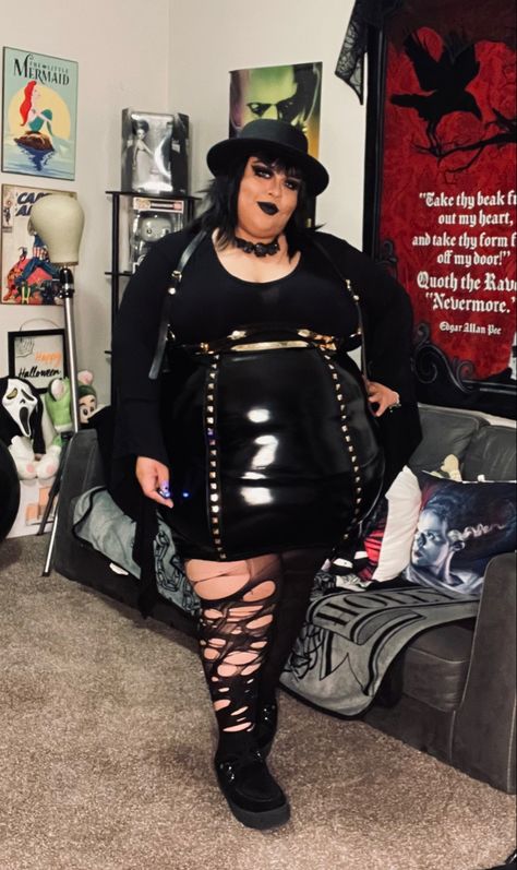 Fat Goth Girl, Fat Goth, Rock Style Women, Fashion Subcultures, Goth Queen, Afro Goth, Goth Fits, Plus Size Goth, Goth Gf