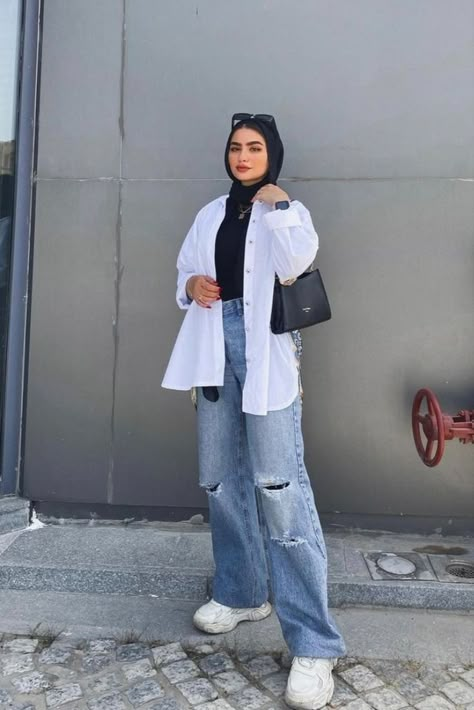 Hijab Outfit Summer, Basketball Wallpapers, Stylish Outfits Casual, Hijab Fashion Summer, Estilo Hijab, Modest Casual Outfits, Stile Hijab, Hijab Trends, Funny Science