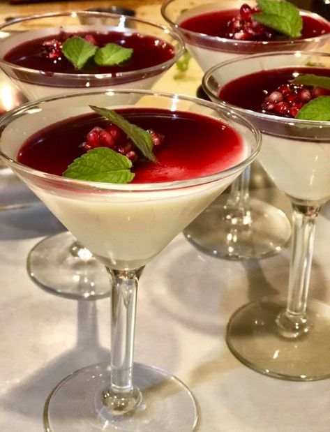 Vanilla Panna Cotta with Pomegranate Sauce – Bella Bistro Culinary Studio Cup Desserts, Coconut Panna Cotta, Vanilla Panna Cotta, Pomegranate Sauce, Panna Cotta Recipe, Winter Desserts, Christmas Food Dinner, Like A Rock, Holiday Dessert