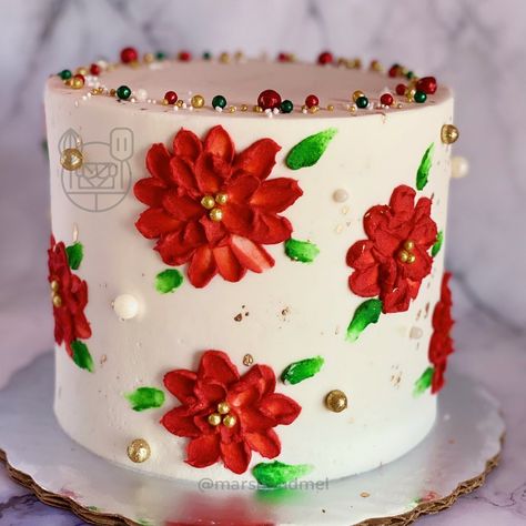 Poinsettia Cake, Christmas Bundt Cake, Buttercream Designs, Holiday Cake, Cake Buttercream, Cake Classes, Baking Inspiration, Christmas Cake Decorations, Cake Inspo